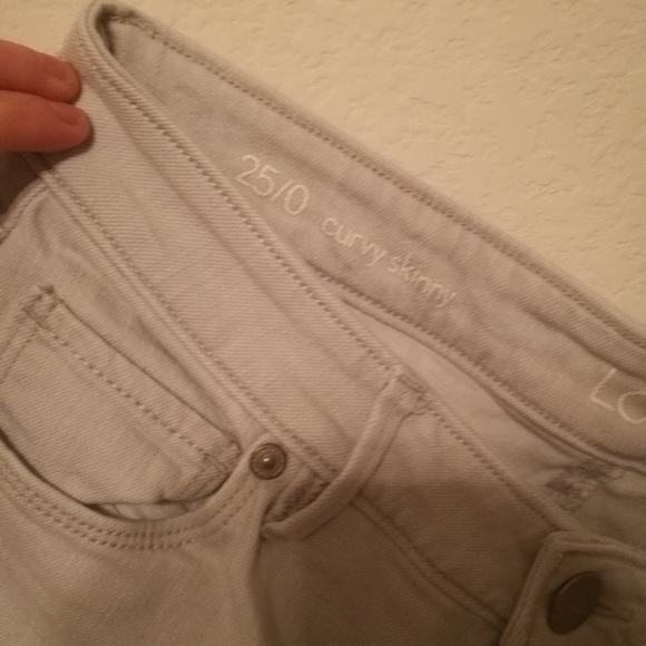 LOFT Gray Curvy Skinny Jeans - Picture 2 of 3
